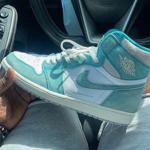 Air Jordan Touro 1s